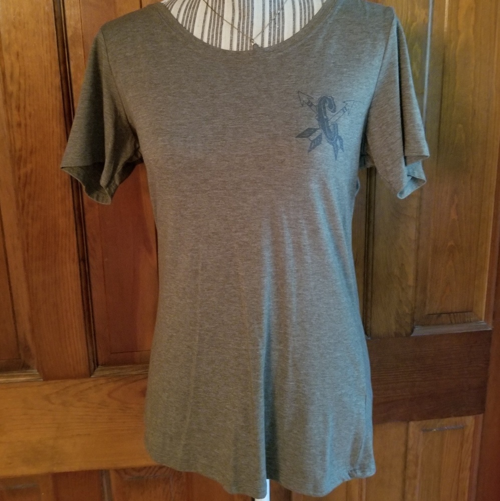 Scoop neck tshirt